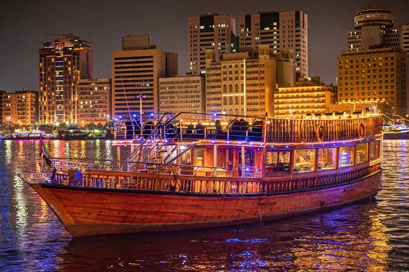 Royal-Dinner-Dhow-Cruise-Dubai-Creek13-1