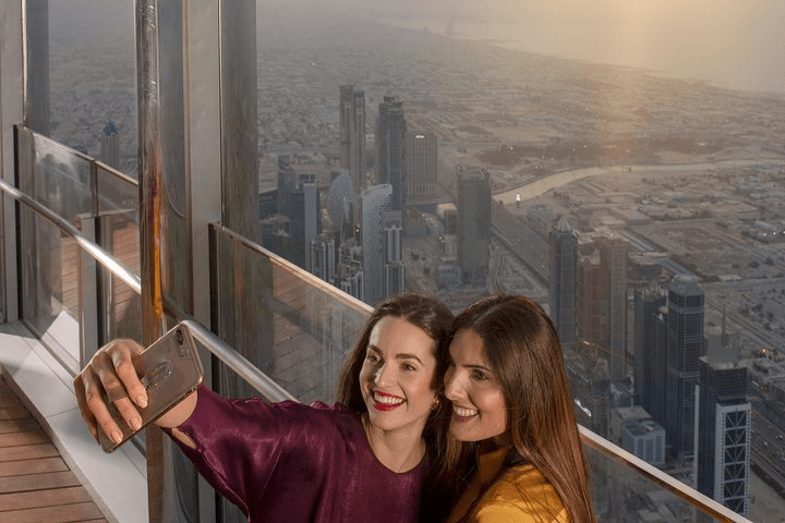 91bac12d-7a04-4916-b47a-1037f8ca9879_burj-khalifa-125th-floor-lunch-or-dinner-at-rooftop-burj-club