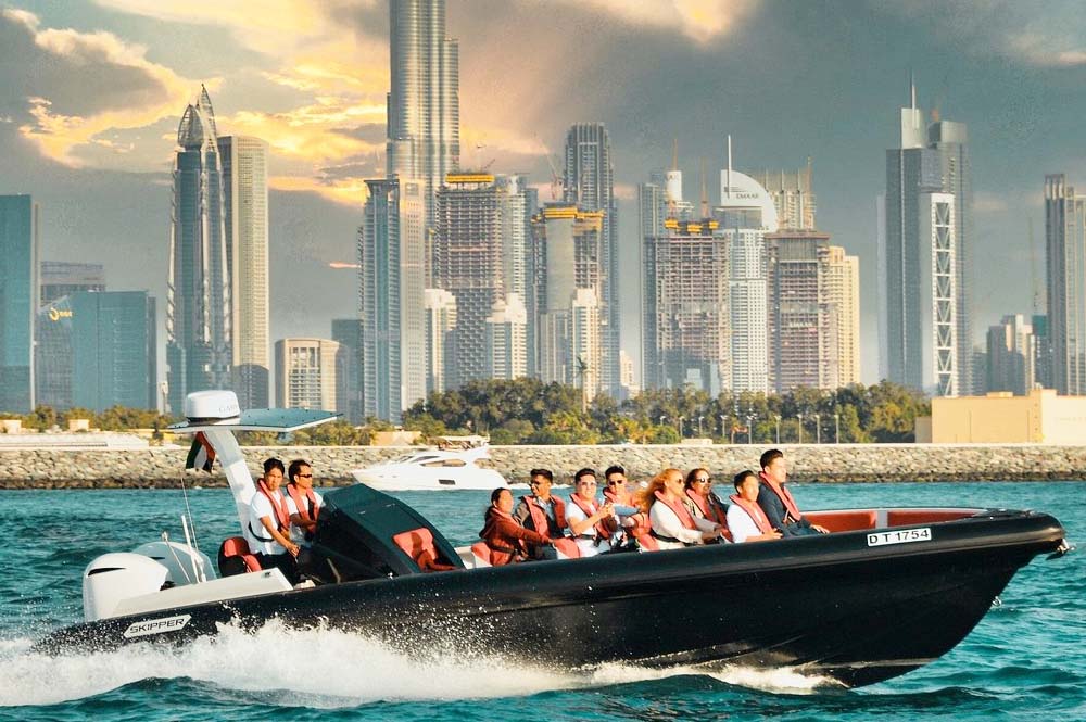 black-boats-tours-dubai-marina_fdbf511d-ab64-42b3-97c5-556bfbea7fc8-3